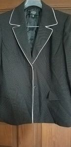 Kasper skirt suit. Black with white dots. Sz12P